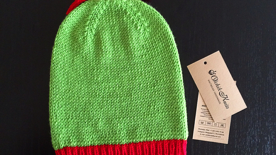 Яркая весенняя шапочка-бини