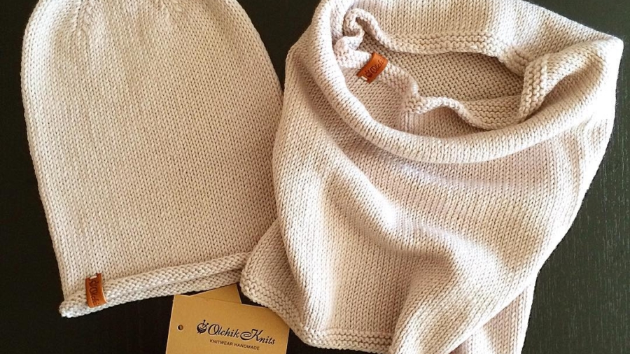 Вязаные вручную вещи: весенние шапочка и снуд