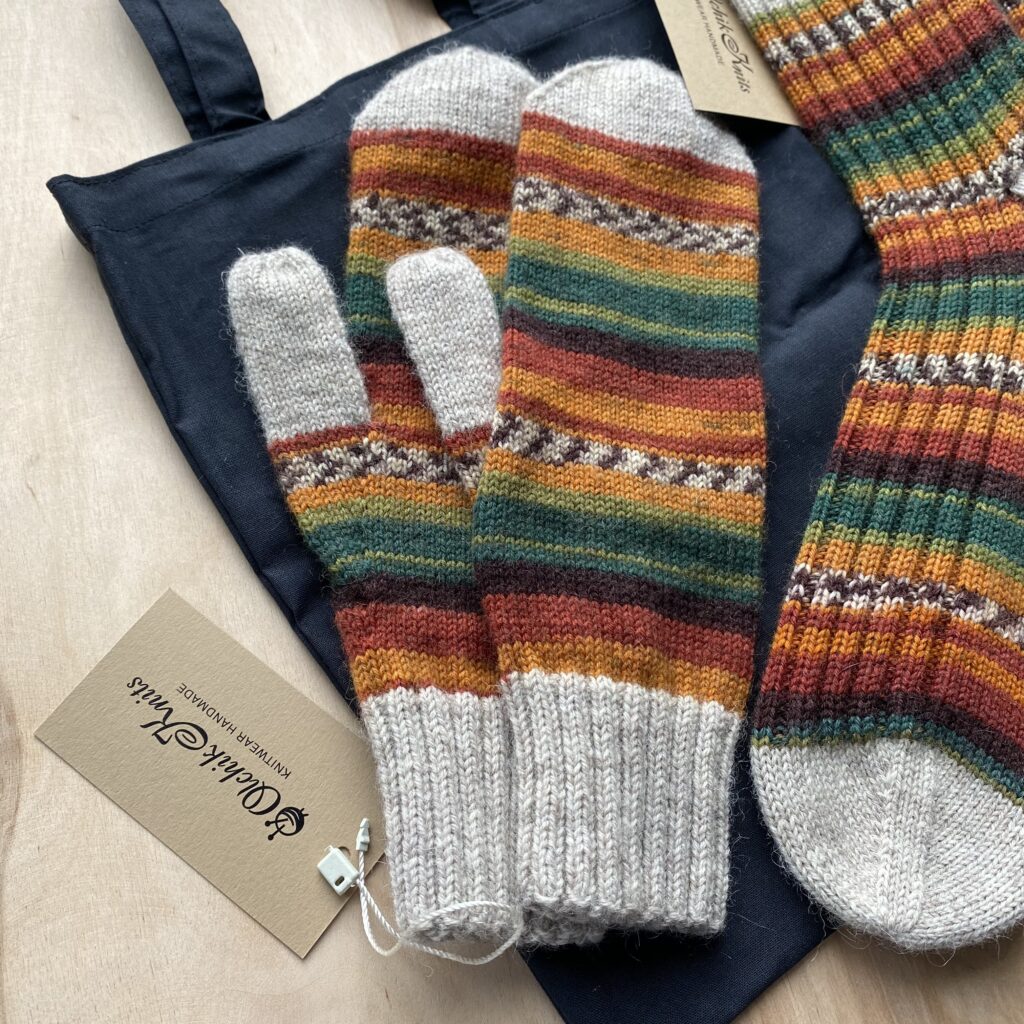 Вязаные варежки ручной работы из носочной пряжи